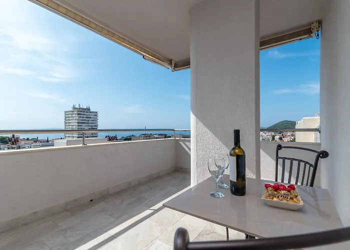 Luxury Overlooking The Apartman