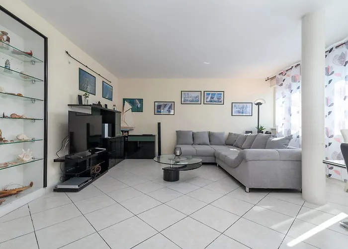 Luxury Overlooking The Apartman *