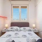 Luxury Overlooking The Apartman