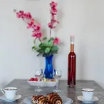 Luxury Overlooking The Apartman