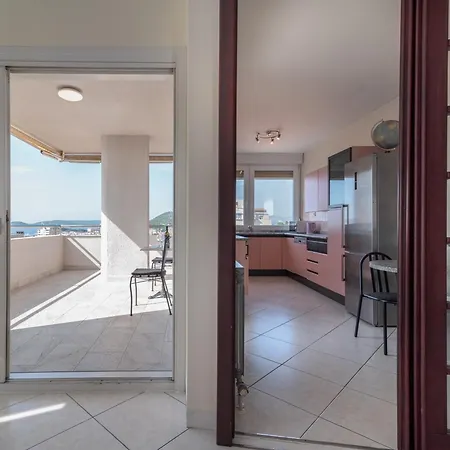 Luxury Overlooking The Apartman Split