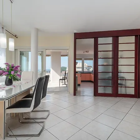 公寓 Luxury Overlooking The 斯普利特