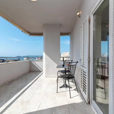 Luxury Overlooking The Apartman *